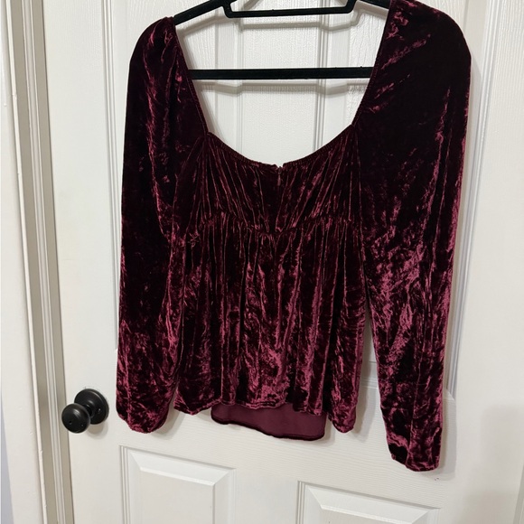 Reformation Roy Burgundy Velvet Silk Blend Top size 6 - Picture 6 of 7